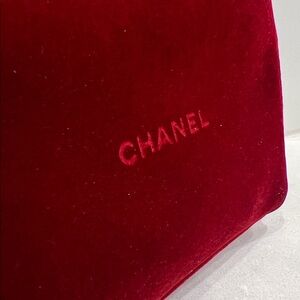 CHANEL Rich Red Velvet Case
